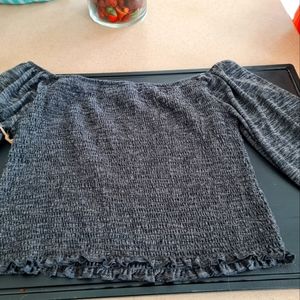 Women's midi top, can be worn off the shoulder or on the shoulder.